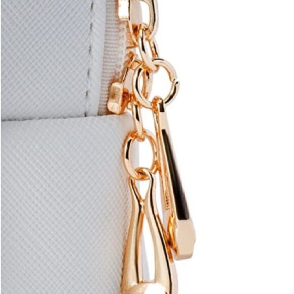 Mrs Makeup Bag   - Picture 4 of 4